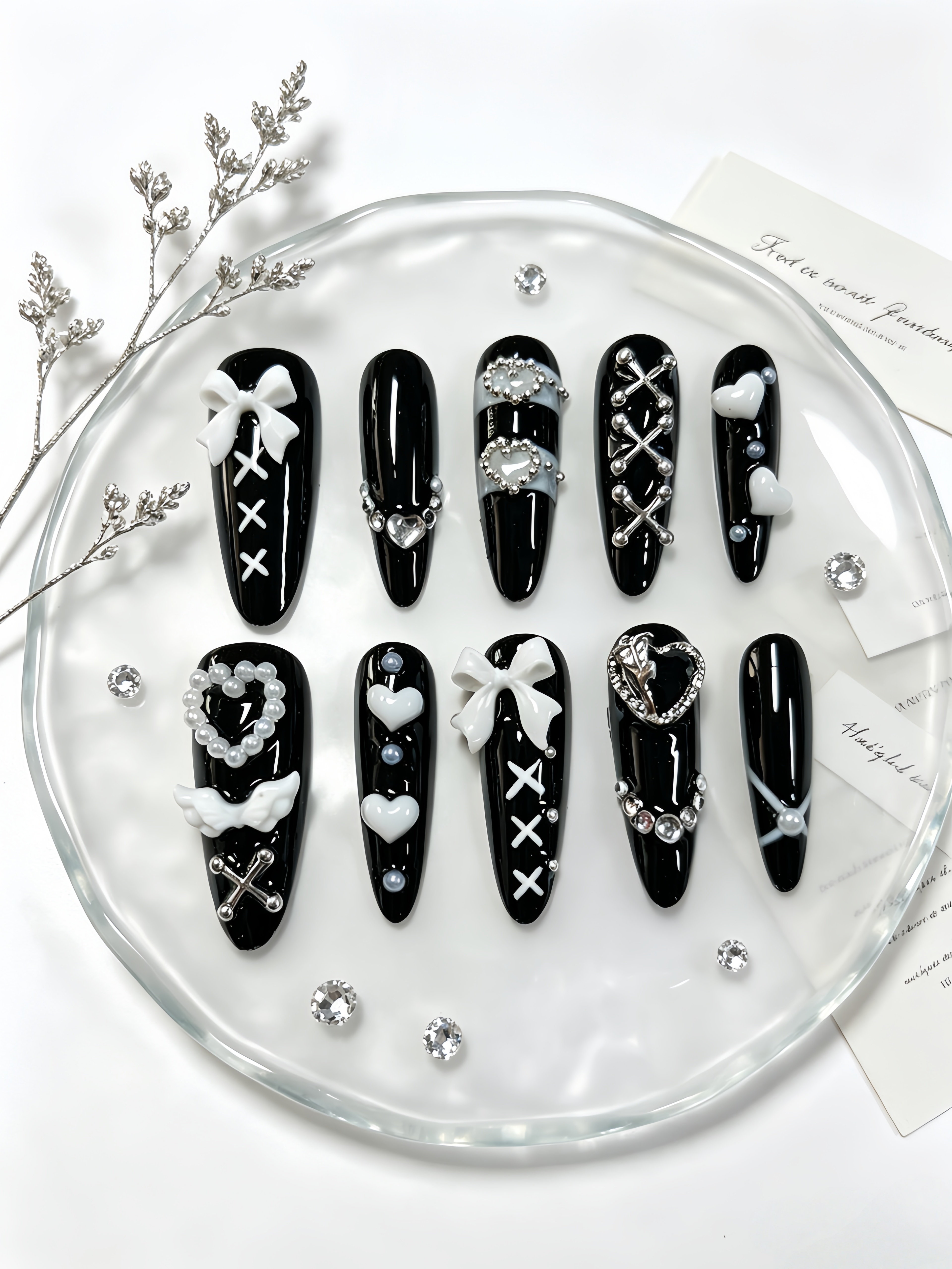 10 Long Black and White Minima - مراجعة Korean Student Lifestyle وسعره